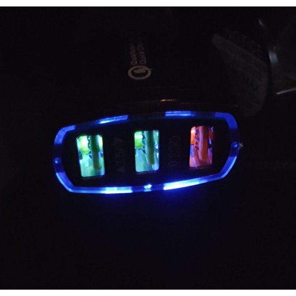 3 Port Car Phone Charger with LED Lighted Port, charges 3 devices simultaneously - Picture 2 of 4